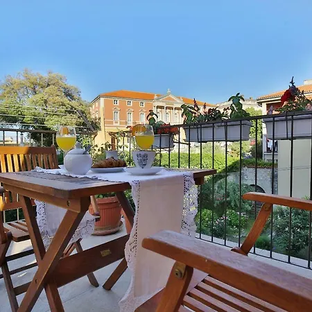 アパート Grisogono *